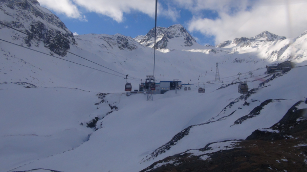 Schlüsselwörter: Österreich Stubaital Stubaier Gletscher Eisgratbahn