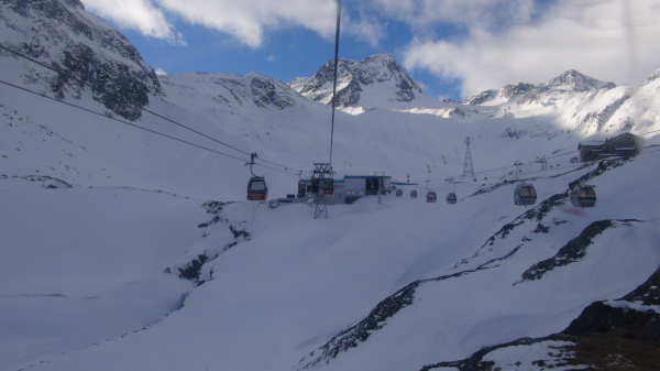 Schlüsselwörter: Österreich Stubaital Stubaier Gletscher Eisgratbahn